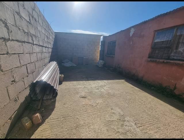 4 BEDROOM FREESTANDING FOR SALE IN KWANONQABA